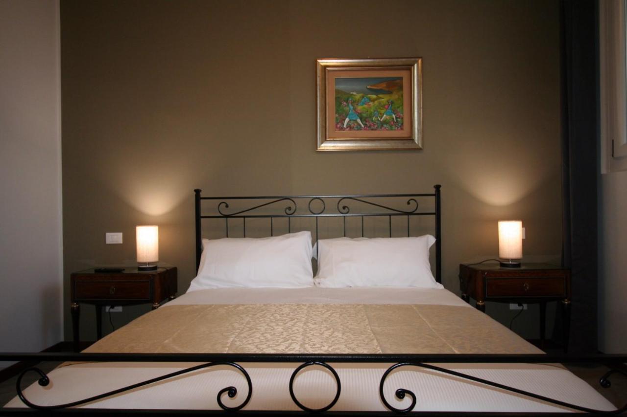 Sansirofiera Rooms มิลาน ภายนอก รูปภาพ