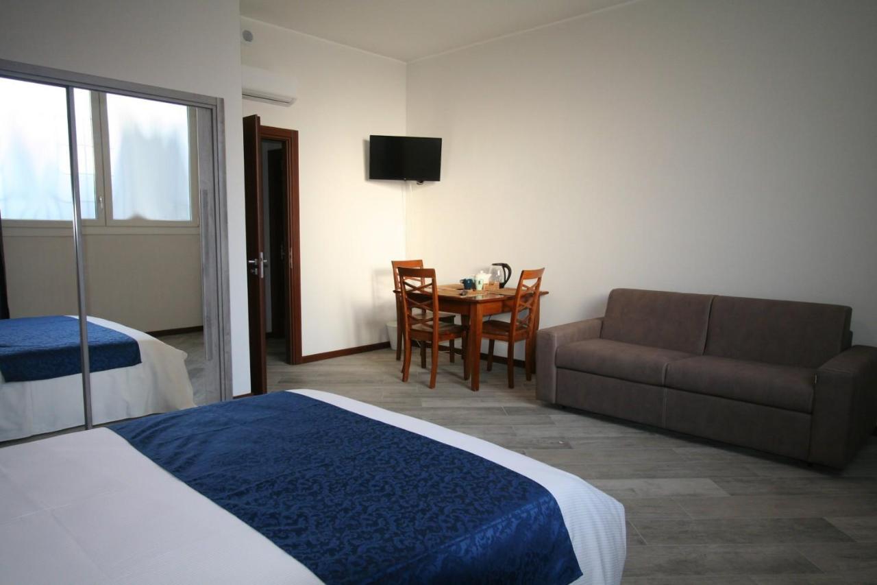 Sansirofiera Rooms มิลาน ภายนอก รูปภาพ