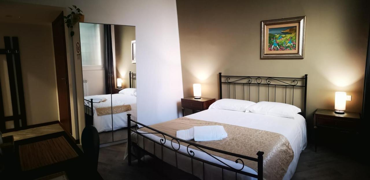 Sansirofiera Rooms มิลาน ภายนอก รูปภาพ