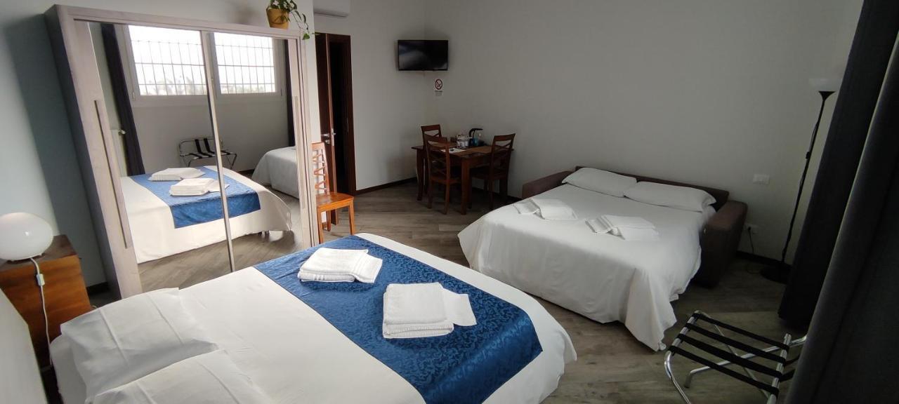 Sansirofiera Rooms มิลาน ภายนอก รูปภาพ